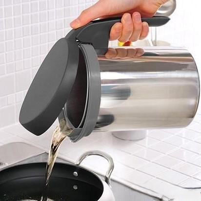 Uchicook Roka Pot Cooking Oil Filter Pot Black LES3241 - Image 5