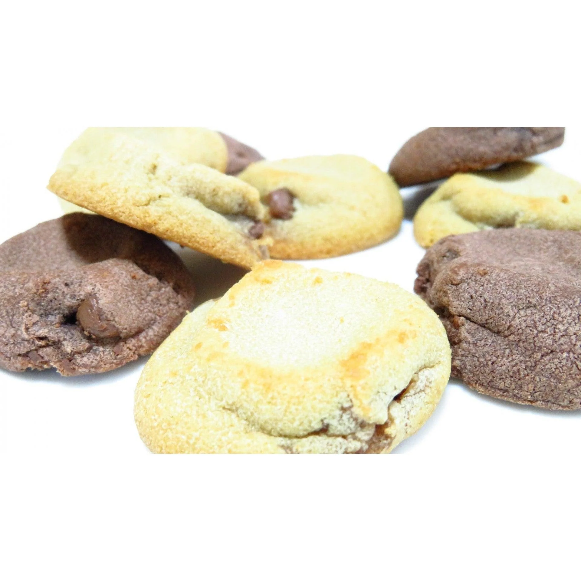Fujiya Country MA'AM Vanilla & Cocoa Soft Chocolate Chip Cookies 18 ct. - Image 2