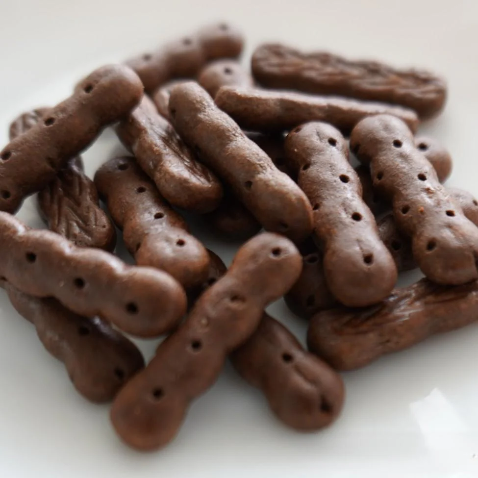 Ginbis Asparagus Chocolate Soaked Mini Asparagus Shaped Biscuits (Pack of 6) - Image 2