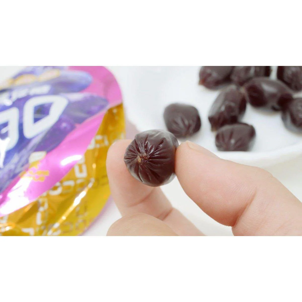 UHA Mikakuto Kororo Grape Gummy Candy 100% Grape Juice Bites 40g - Image 2